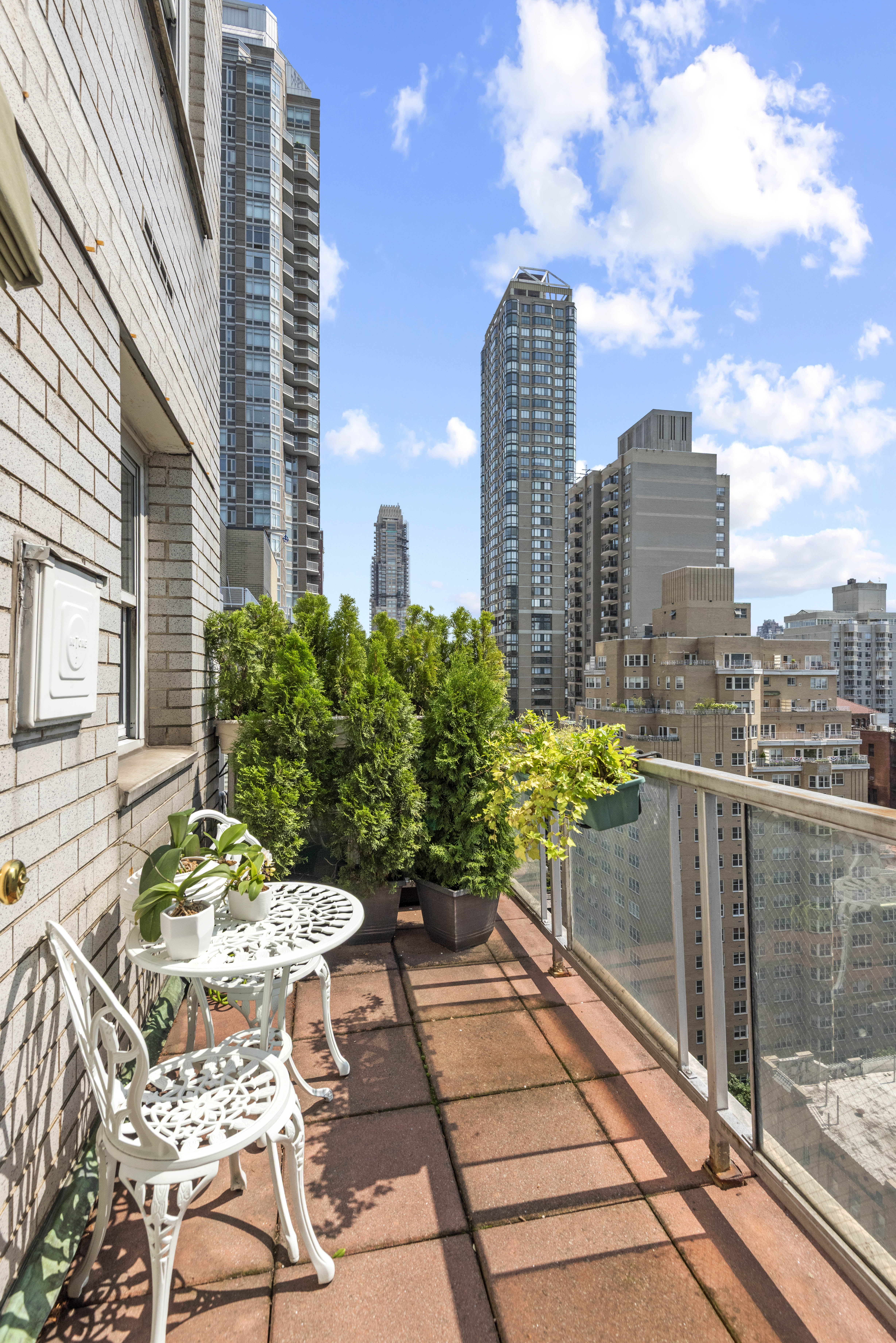 175 East 62nd Street, Unit PHB Manhattan, NY 10065 - Photo 12 of 17 Gallery Image 12