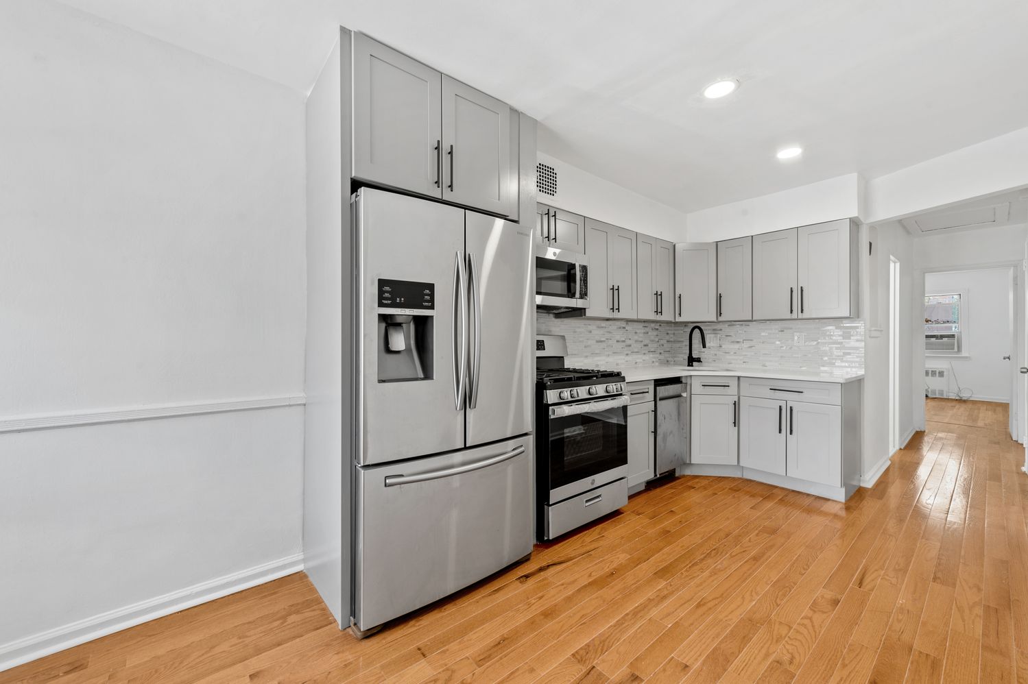 1250 East 98th Street Brooklyn, NY 11236 - Photo 3 of 11