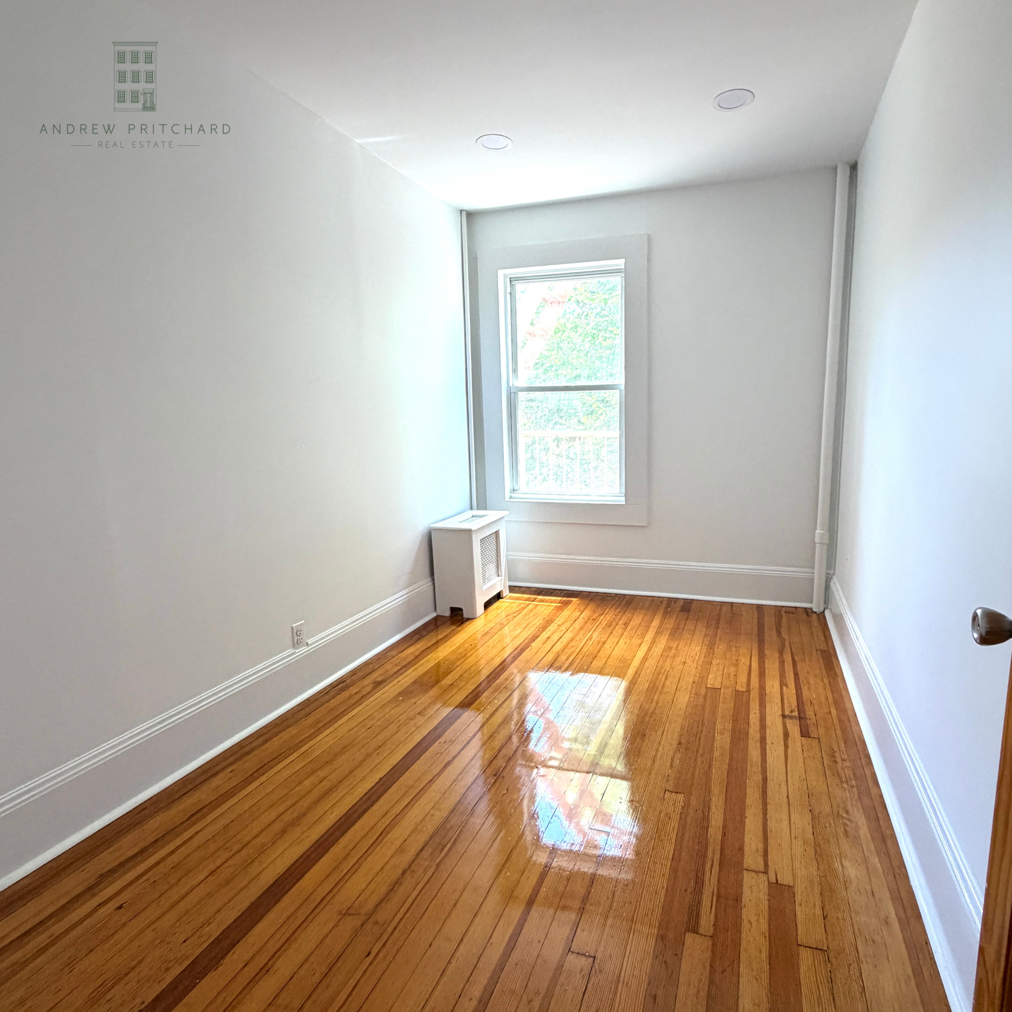 22-11 Crescent Street, Unit 2 Queens, NY 11105 - Photo 6 of 10