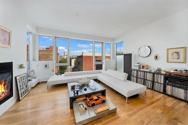 $2,485,000 | 120 North 7th Street, Unit PH4B | Williamsburg