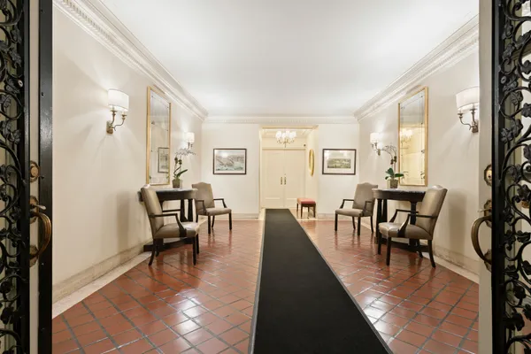 $799,000 | 162 East 80th Street, Unit 1B | Upper East Side
