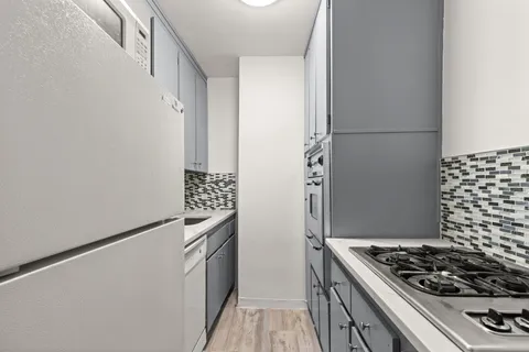 $699,000 | 363 East 76th Street, Unit 2A | Lenox Hill