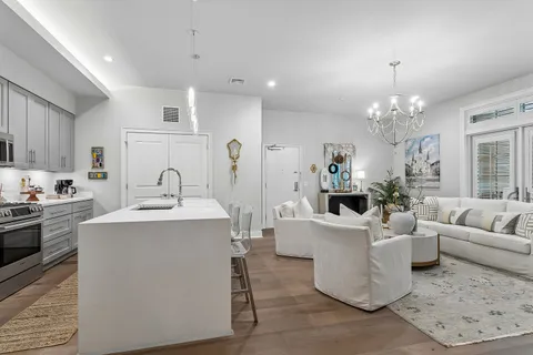 $725,000 | 731 St Charles Avenue, Unit 413, New Orleans, LA 70130