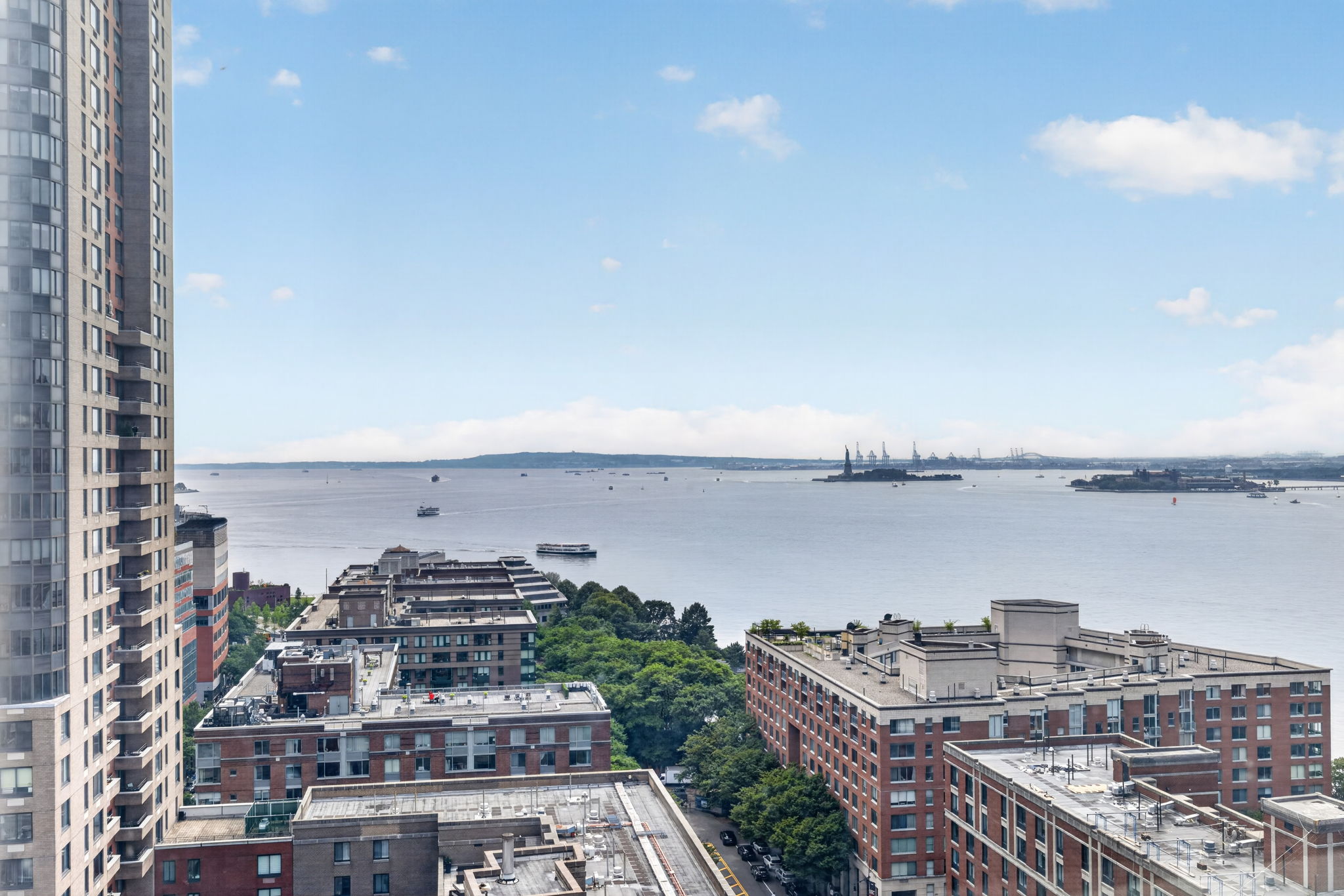225 Rector Place, Unit 22F Manhattan, NY 10280 - Photo 11 of 14