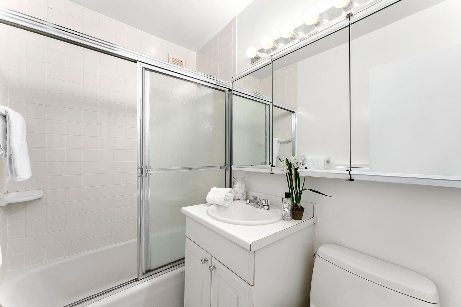 $1,815,000 | 10 West 66th Street, Unit 3D | Upper West Side