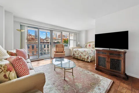$499,000 | 363 East 76th Street, Unit 6E | Lenox Hill