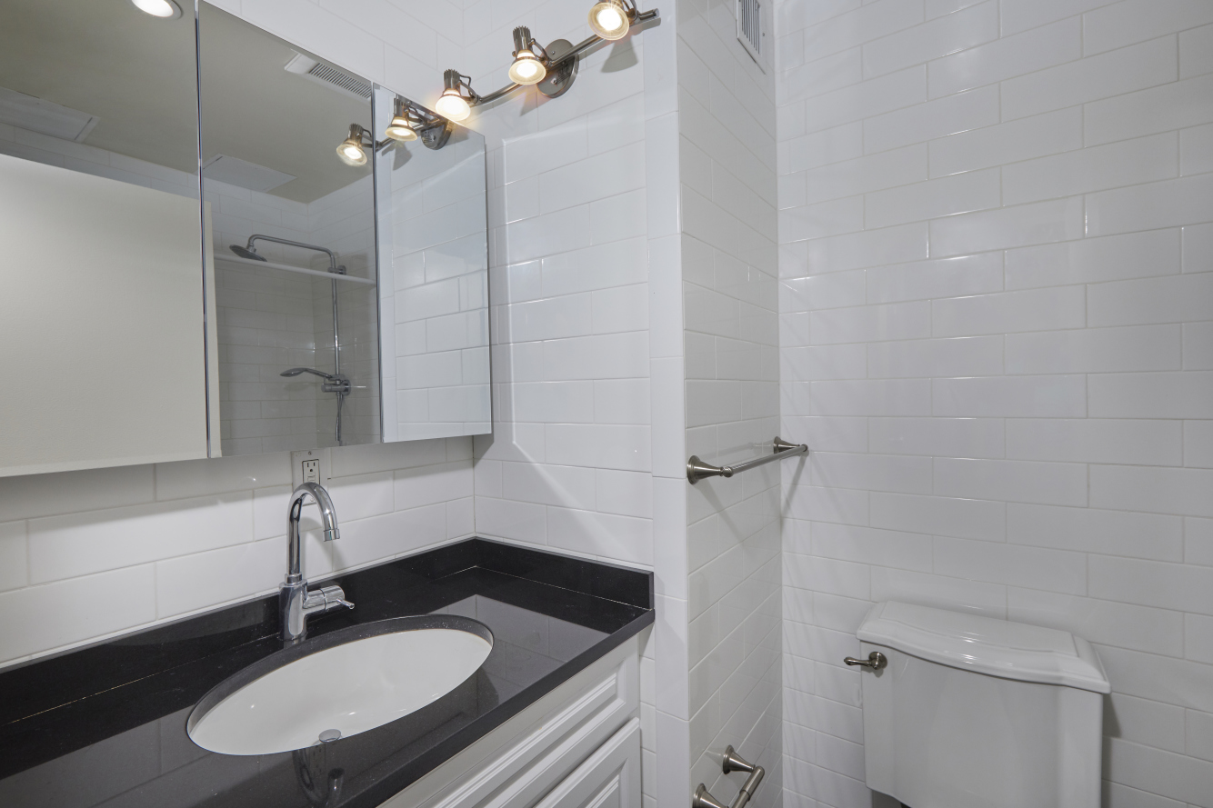 300 East 93rd Street, Unit 44B Manhattan, NY 10128 - Photo 6 of 12