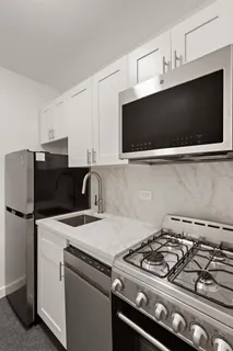 $525,000 | 150 East 37th Street, Unit 7G | Murray Hill