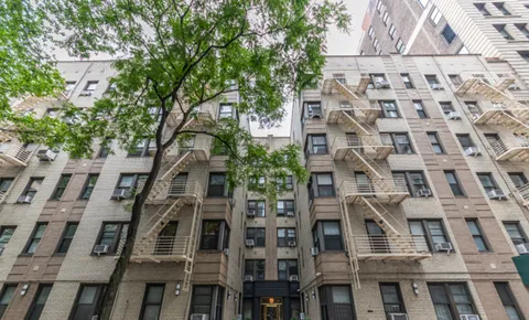 $849,000 | 225 West 25th Street, Unit 5K | Chelsea