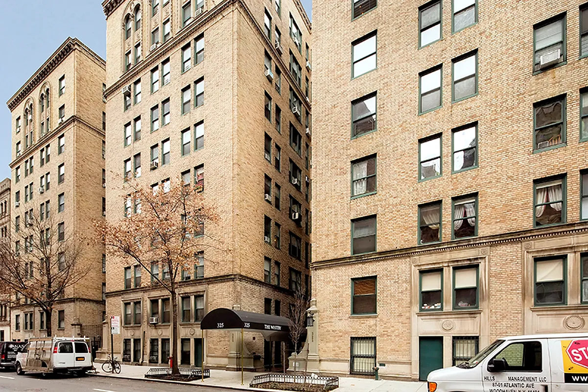 325 West 45th Street, Unit 205 Manhattan, NY 10036 - Photo 12 of 14 a front view of a building