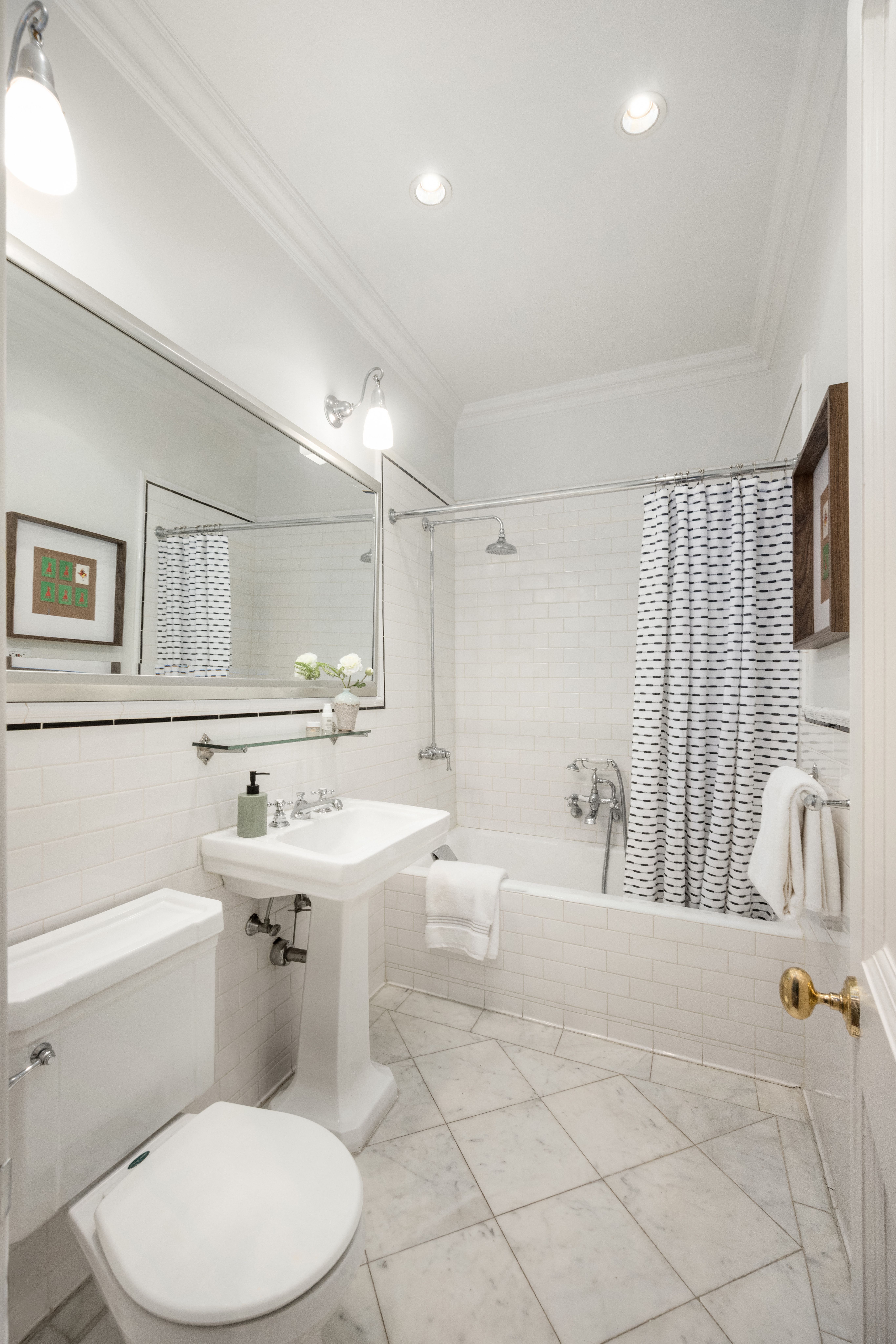222 East 11th Street, Unit GARDEN Manhattan, NY 10003 - Photo 27 of 31