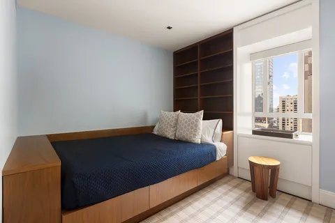 $5,295,000 | 25 Central Park West, Unit 27J | Upper West Side