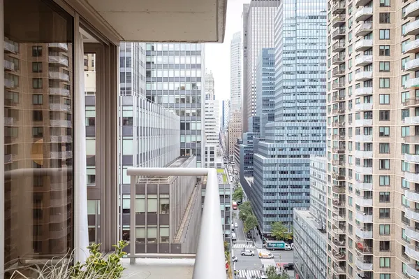 $6,000 | 234 East 46th Street, Unit 1904 | Midtown East