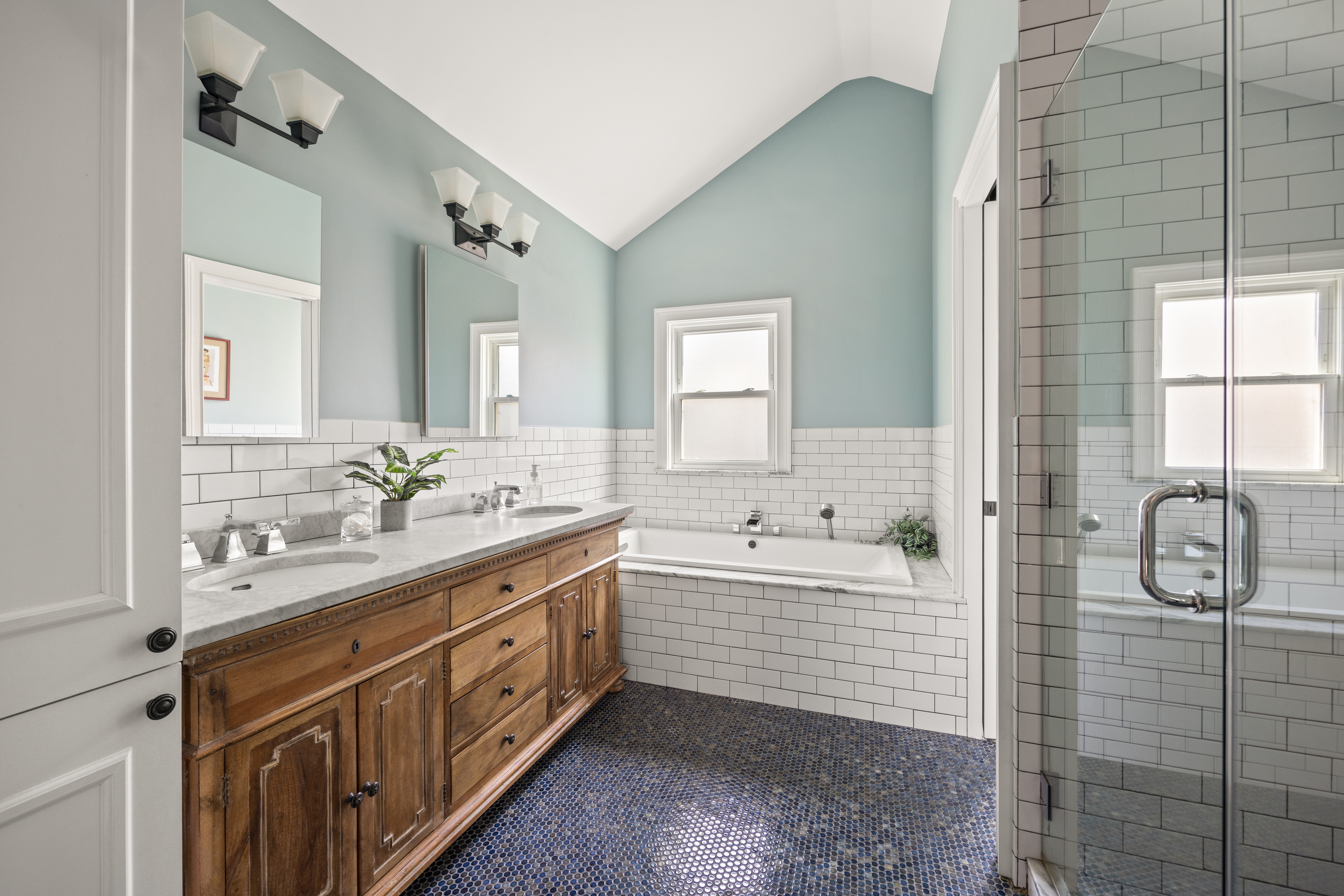 758 Westminster Road Brooklyn, NY 11230 - Photo 15 of 32 a bathroom with a double vanity sink mirror and bathtub