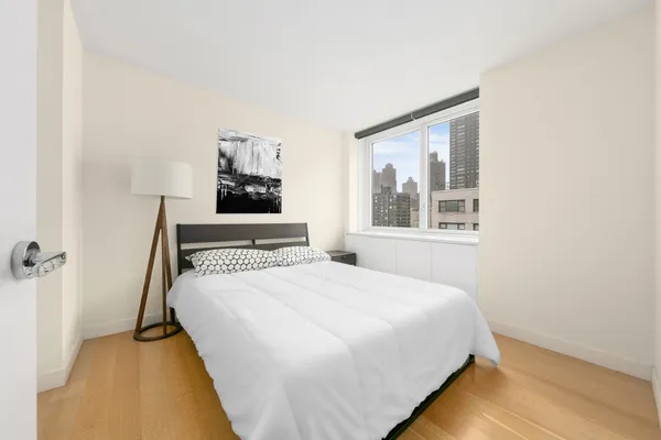 $1,800,000 | 301 West 53rd Street, Unit 19F | Hell's Kitchen