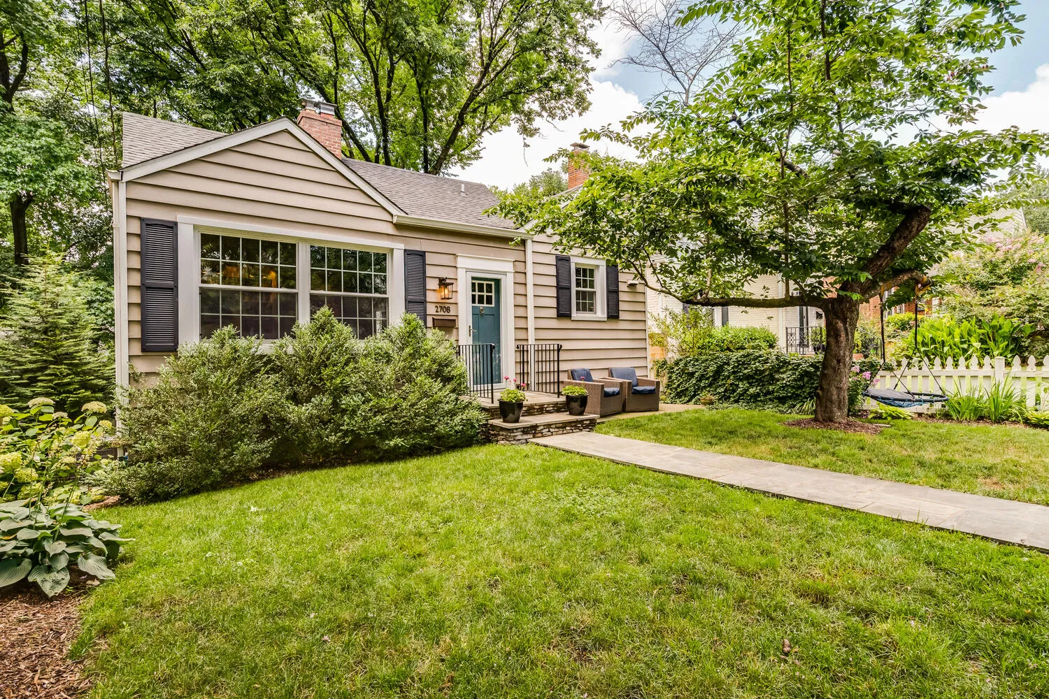 $1,050,000 | 2708 Holly Street, Alexandria, VA 22305
