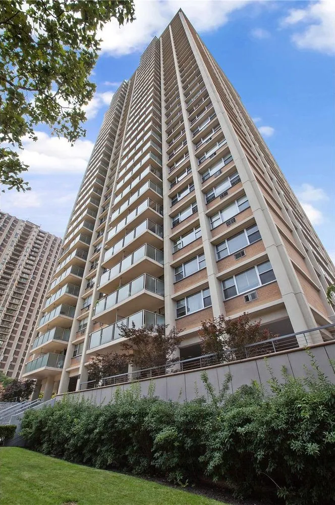 $3,350,000 | 37 Henry Street | Brooklyn Heights