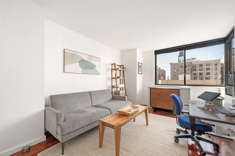 $1,995,000 | 225 West 83rd Street, Unit 8L | Upper West Side