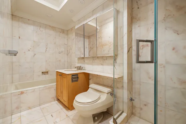 $3,150,000 | 30 East 62nd Street, Unit 4A | Lenox Hill