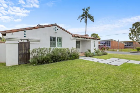 $1,395,000 | 9232 South 8th Avenue, Inglewood, CA 90305