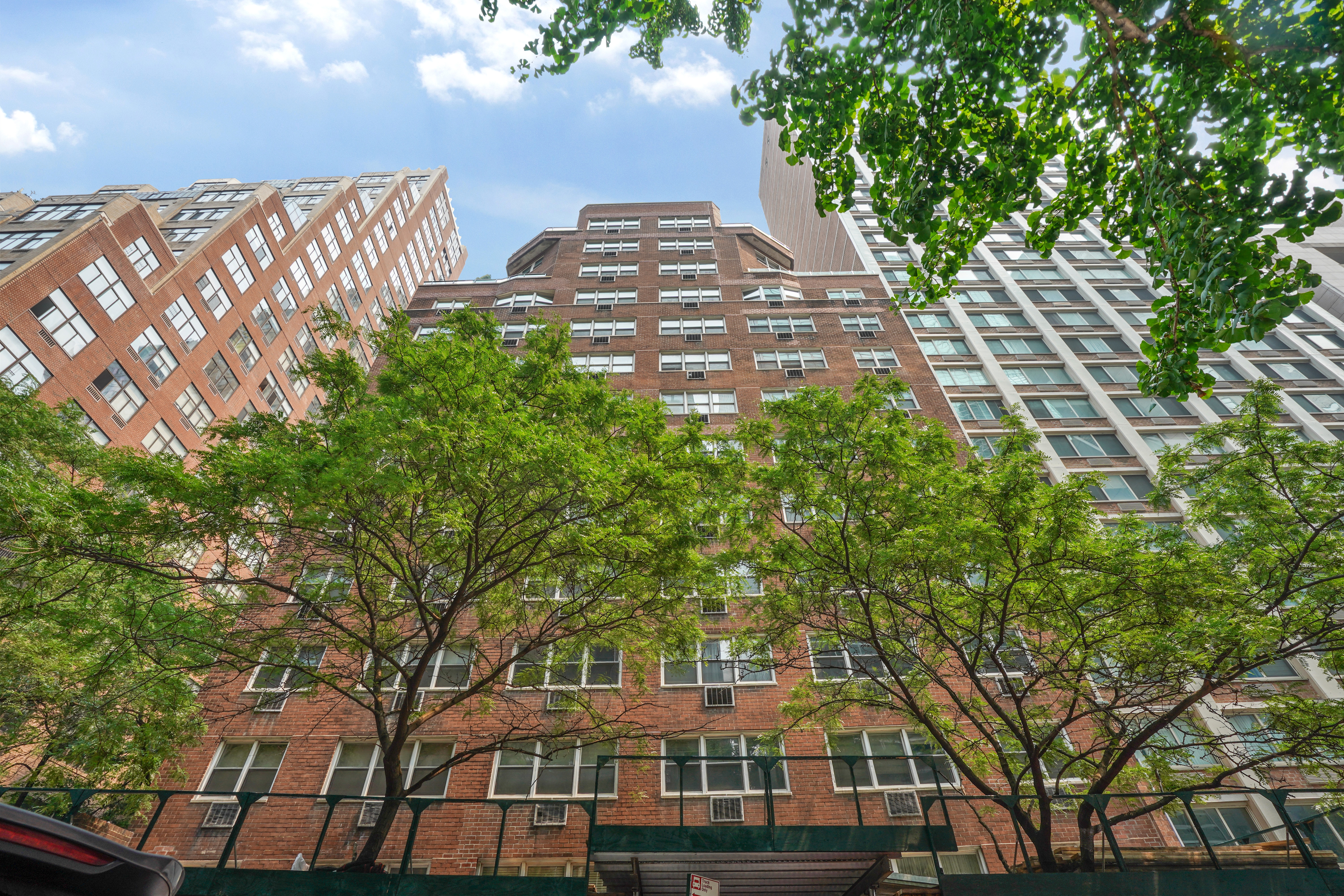 321 East 45th Street, Unit 10J Manhattan, NY 10017 - Photo 9 of 9