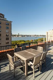$2,349,000 | 320 West 76th Street, Unit 7DE | Upper West Side