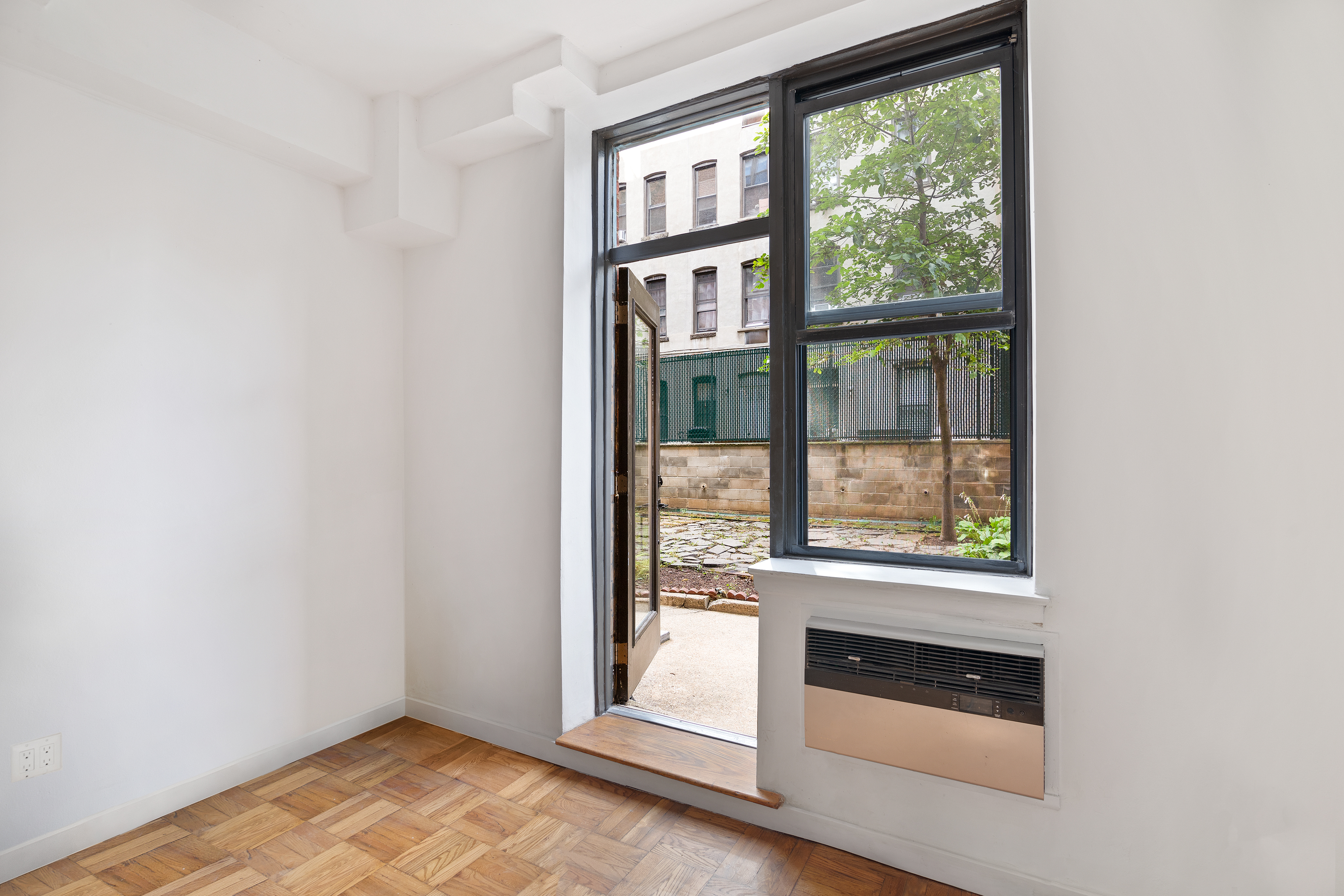 229 East 28th Street, Unit LA Manhattan, NY 10016 - Photo 3 of 17