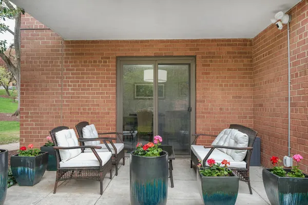 $5,100 | 4201 Cathedral Avenue Northwest, Unit 114W, Washington, DC 20016