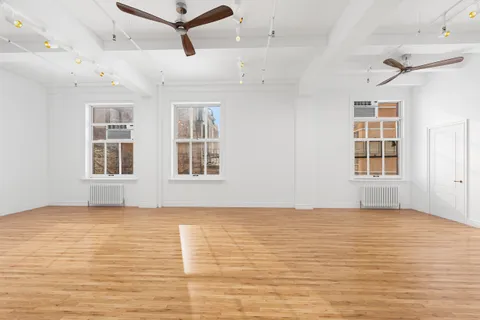 $3,300,000 | 118 East 25th Street, Unit 8 | Flatiron