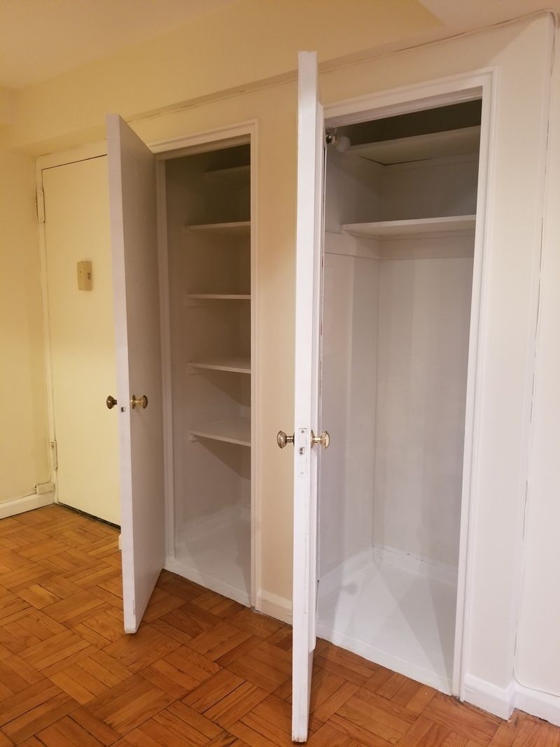 135 East 54th Street, Unit 12A Manhattan, NY 10022 - Photo 4 of 10