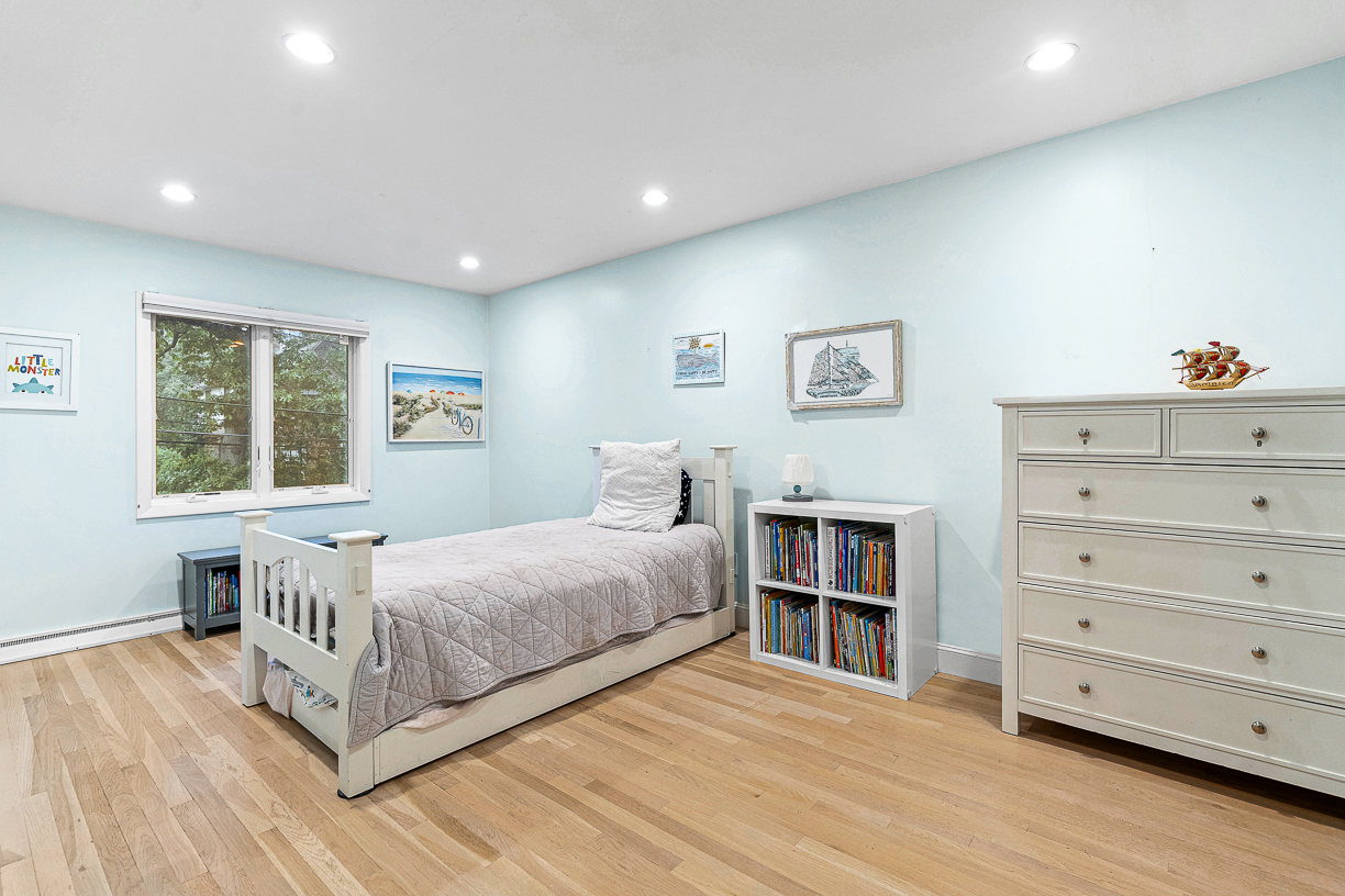 44 Rowena Road Newton Center, MA 02459 - Photo 11 of 16