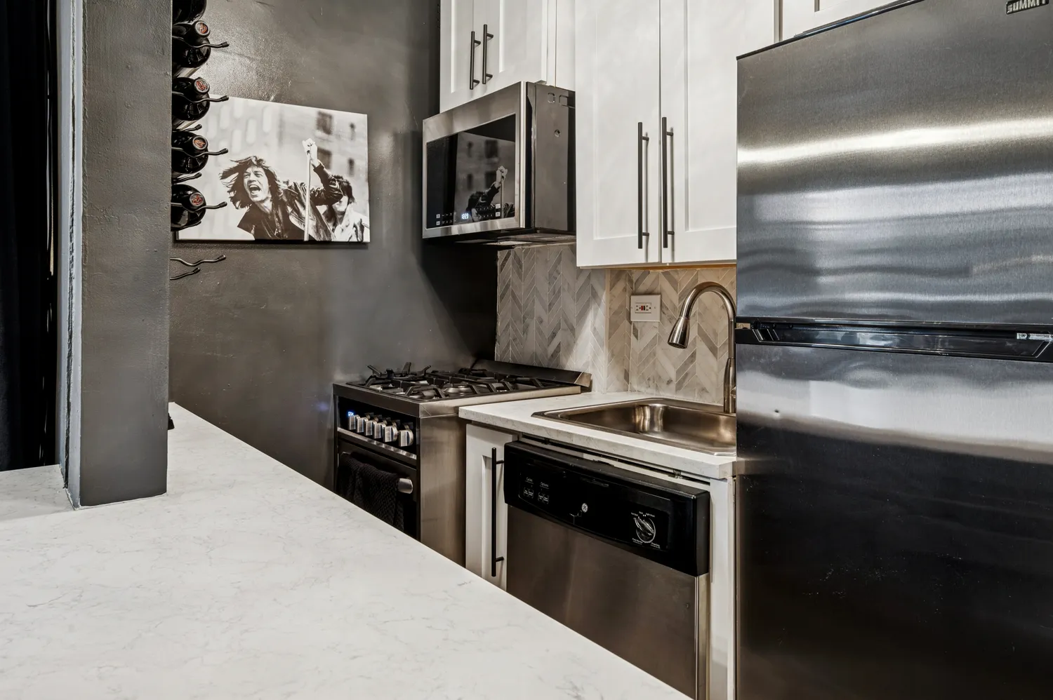 $439,000 | 235 West 102nd Street, Unit 16D | Upper West Side