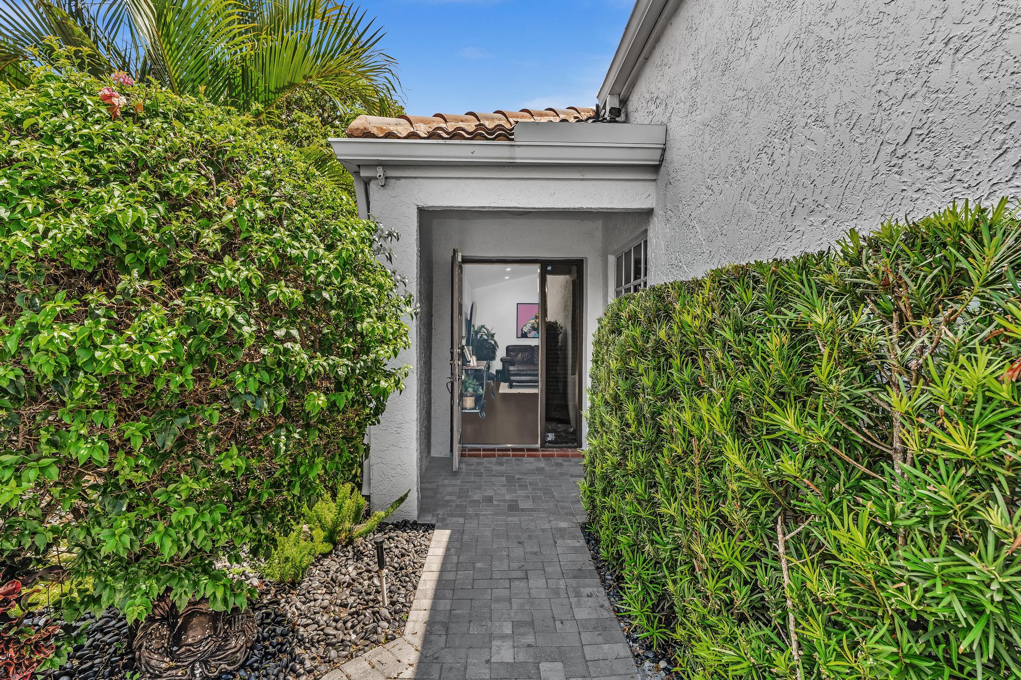 6207 La Vida Terrace Boca Raton, FL 33433 - Photo 8 of 64