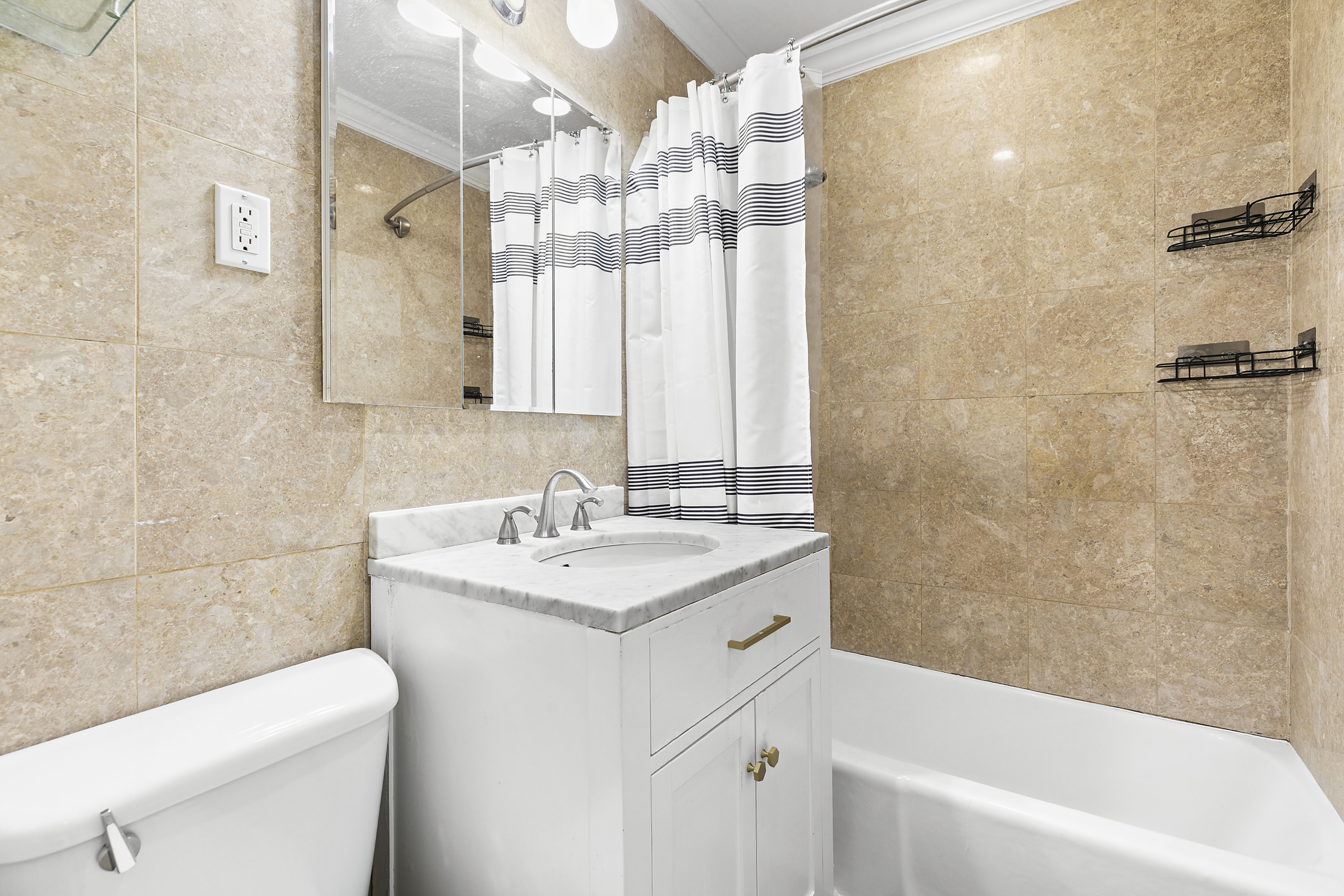 643 9th Avenue, Unit 4D Manhattan, NY 10036 - Photo 4 of 5