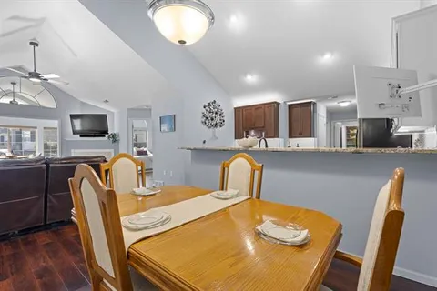 $525,000 | 10 Pond View Way, Fitchburg, WI 53711