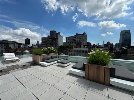 $1,150,000 | 16 West 19th Street, Unit 8B | Flatiron