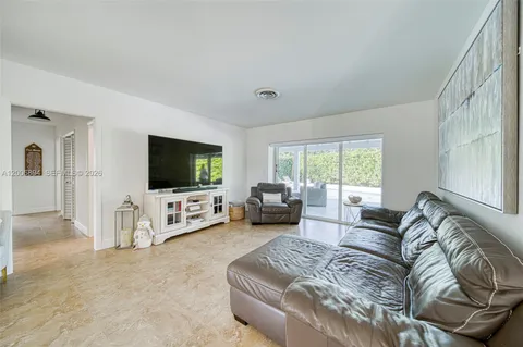$1,495,000 | 10600 Southwest 80th Court, Miami, FL 33156