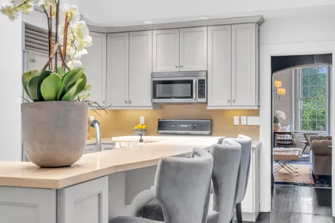 $2,680,000 | 60 Commonwealth Avenue, Unit 7, Boston, MA 02116