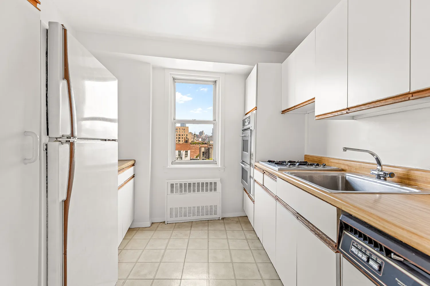 $2,200,000 | 2 Charlton Street, Unit 9E | Hudson Square