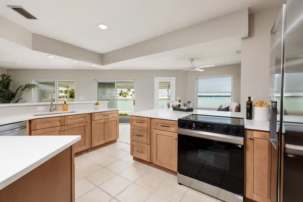 $995,000 | 11055 4th Street East, Treasure Island, FL 33706