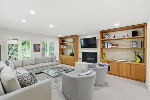 $1,850,000 | 11815 Beekman Place, Rockville, MD 20854