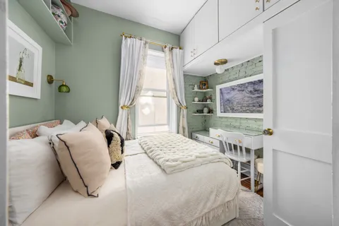 $1,750,000 | 237 West 11th Street, Unit 2B | West Village