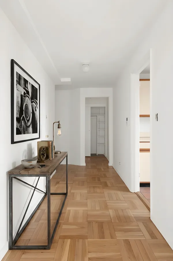 $565,000 | 50 King Street, Unit 9A | Hudson Square