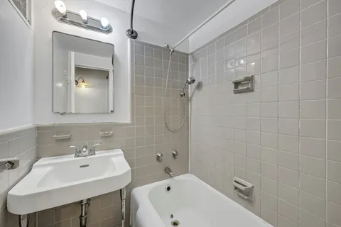 $225,000 | 1 Fordham Hill Ovl, Unit 12C | University Heights