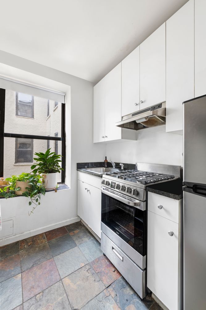 321 East 12th Street, Unit 22 Manhattan, NY 10003 - Photo 3 of 7