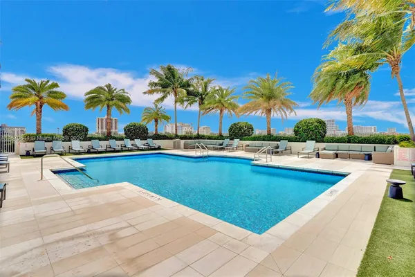 $460,000 | 3000 Coral Way, Unit 412, Miami, FL 33145