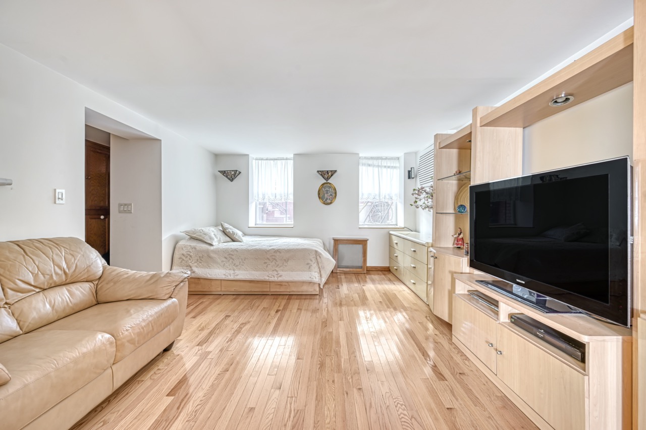 991 Lorimer Street Brooklyn, NY 11222 - Photo 8 of 14