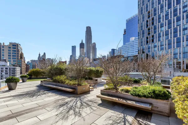 $7,200 | 200 Chambers Street, Unit 2N | TriBeCa