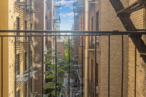 $675,000 | 205 East 10th Street, Unit 4D | East Village