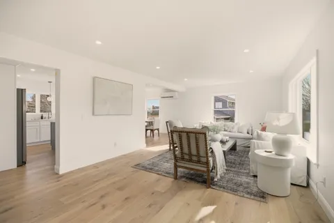 $1,295,000 | 30 Indian Road, Little Compton, RI 02837